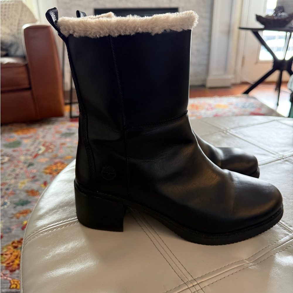 Timberland Black Leather Boots with Shearling Lining - Picture 2 of 4